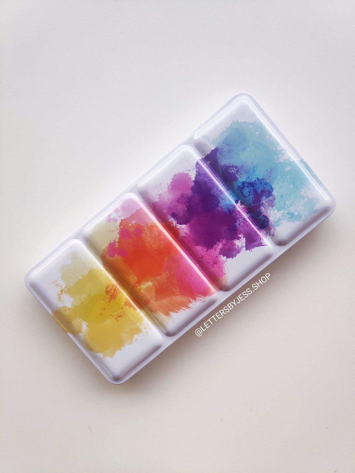 Estuche vacío para acuarelas sin soporte (metal) - Grande + 66 medios godets - Letters by Jess Shop